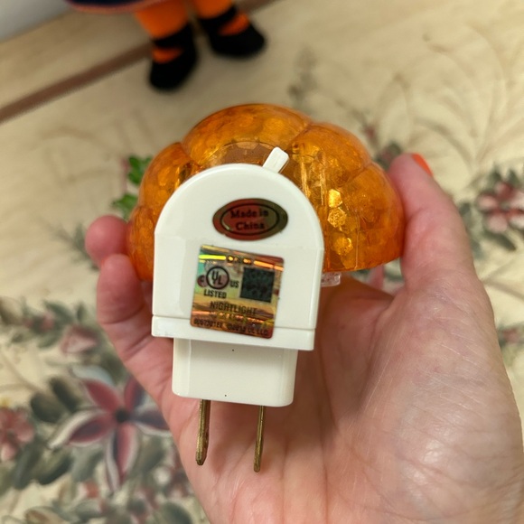 Pumpkin Night Light - Picture 5 of 5